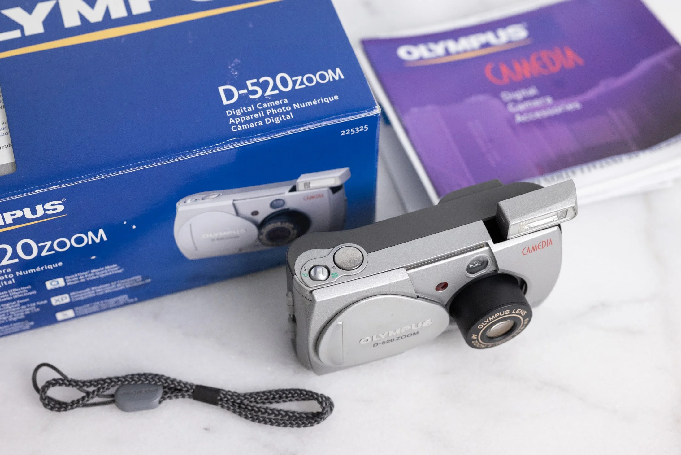 OLYMPUS CAMEDIA μ-10 DIGITAL Olympus Cameria D-520 2 Megapixel Digital Point and Shoot Camera